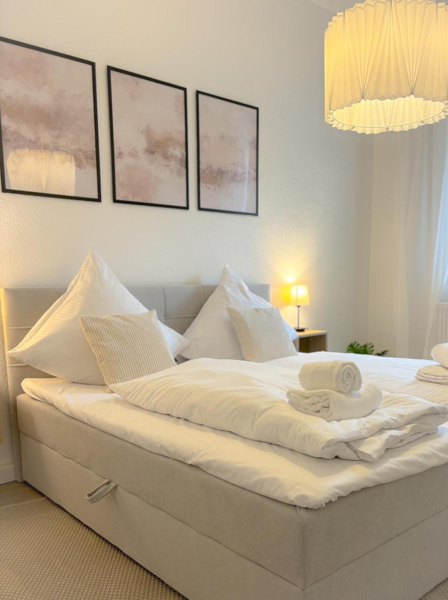 Helles City Apartment Fuer Familien & Gruppen นอย-อุล์ม ภายนอก รูปภาพ