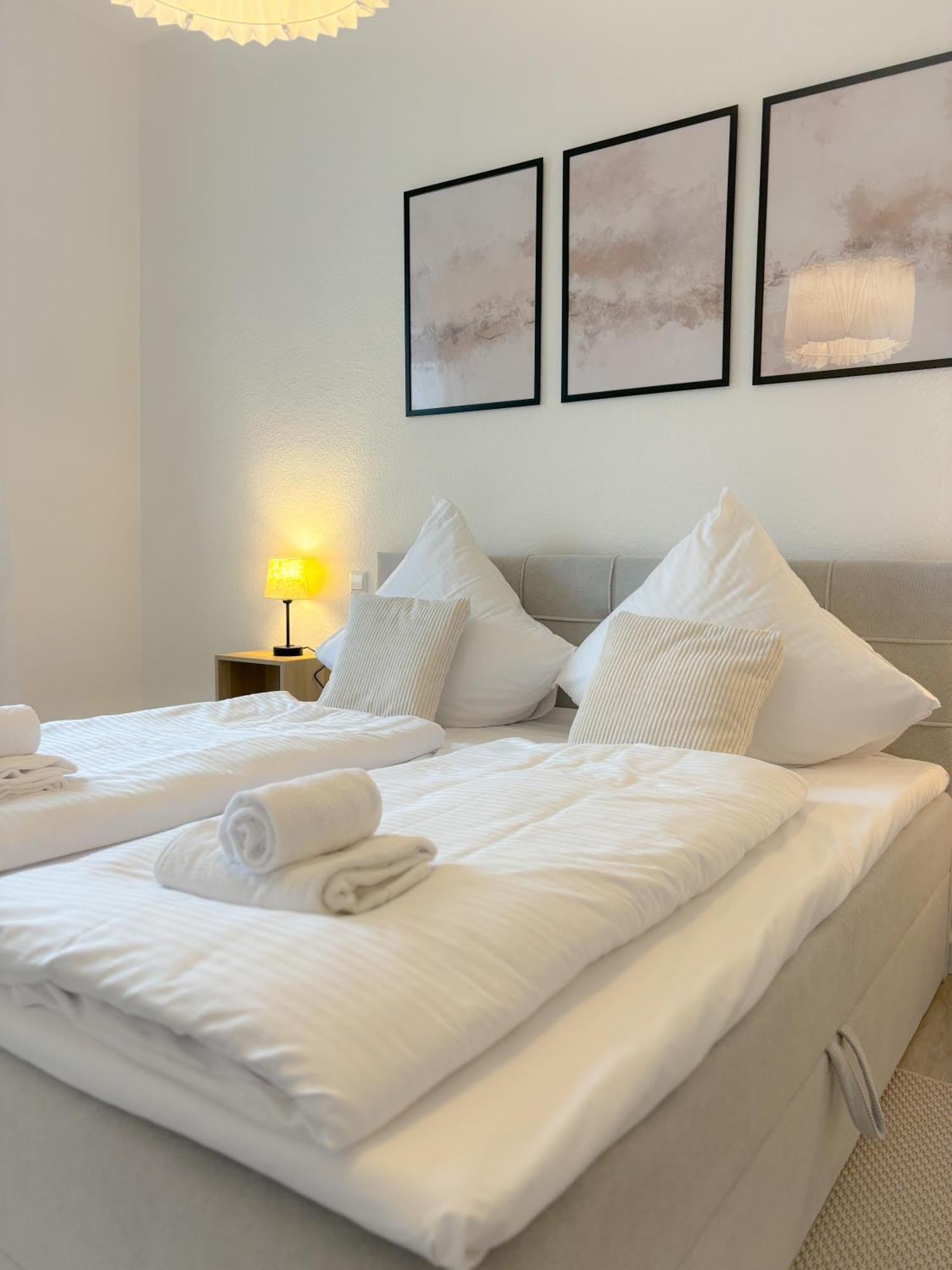 Helles City Apartment Fuer Familien & Gruppen นอย-อุล์ม ภายนอก รูปภาพ