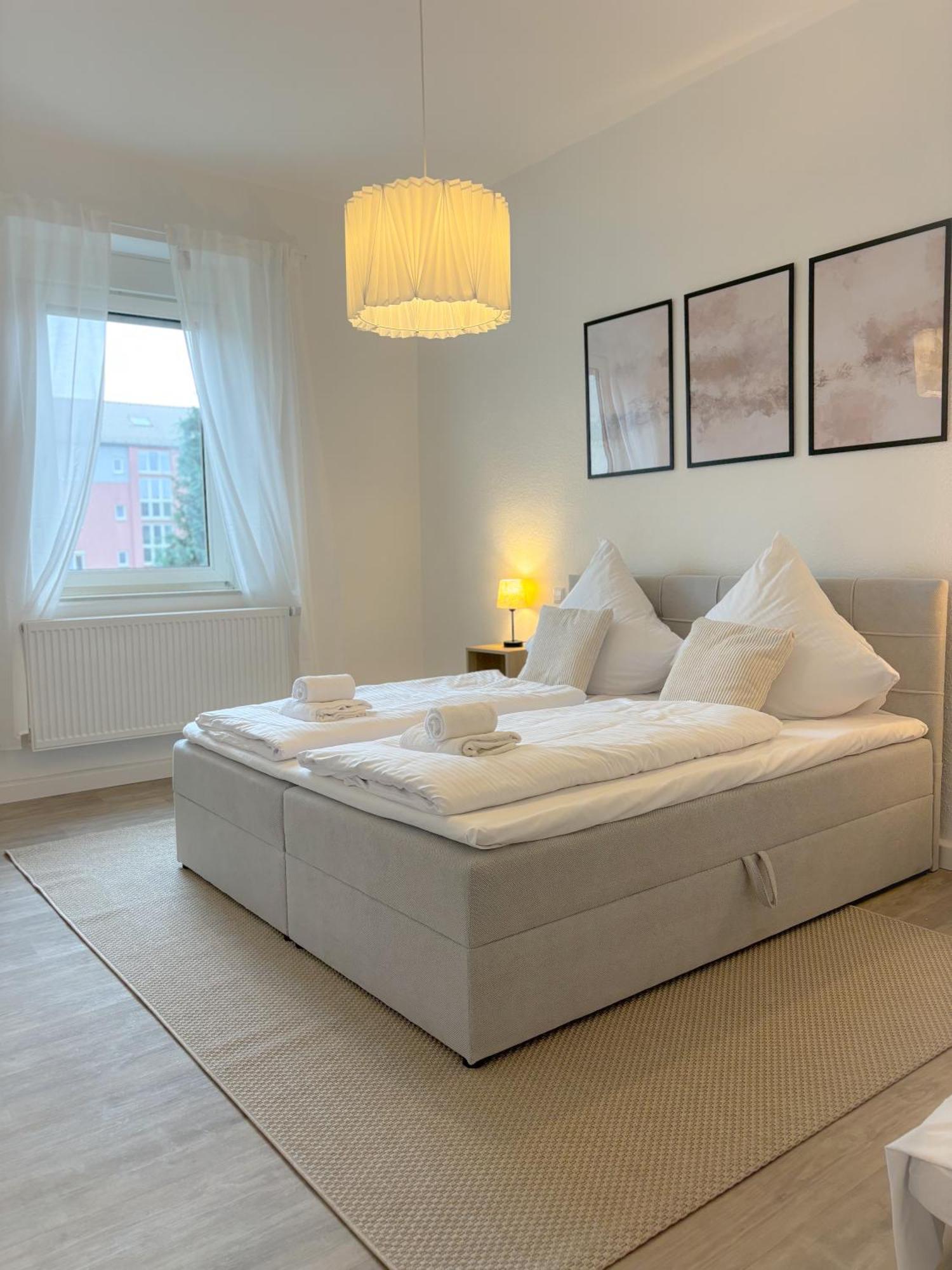 Helles City Apartment Fuer Familien & Gruppen นอย-อุล์ม ภายนอก รูปภาพ